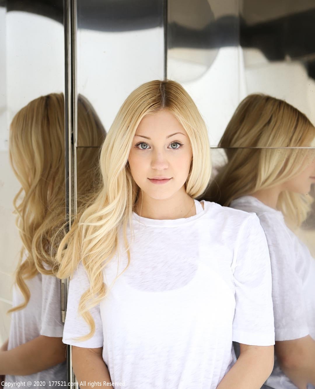 Ava Sambora(阿瓦·伊丽莎白·桑博拉)女神个人写真系列作品详细最新动态