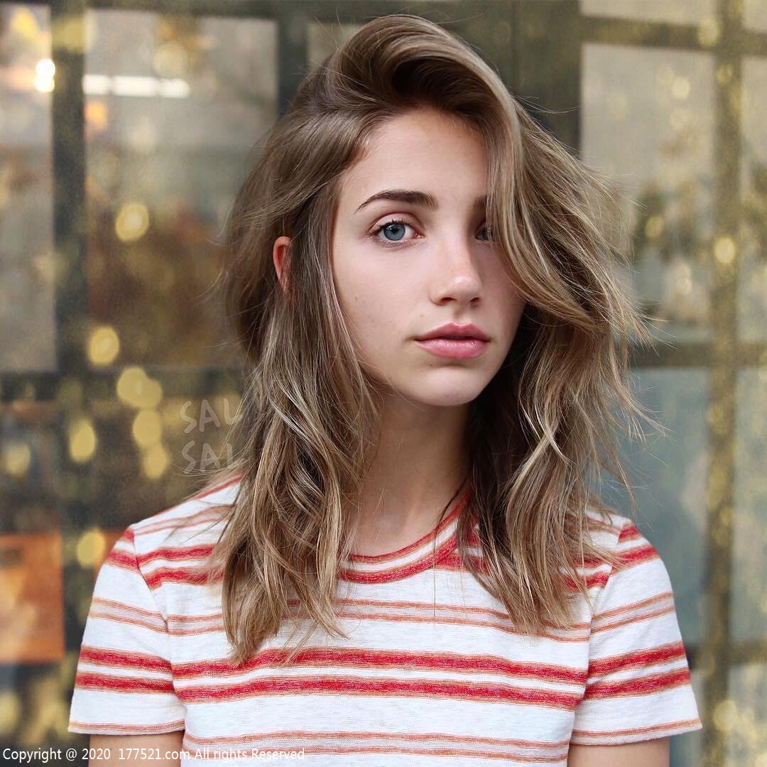 Emily Rudd(埃米莉·拉德)女神个人写真系列作品详细最新动态